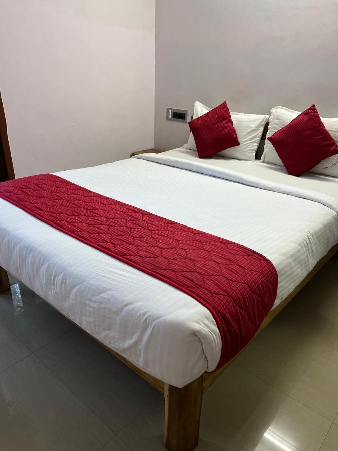 Pūrnānkuppam Tulip Villa 3Bhk 2Bhk And 1Bhk Located Near Chunnambar Boat House And Paradise Beach מראה חיצוני תמונה